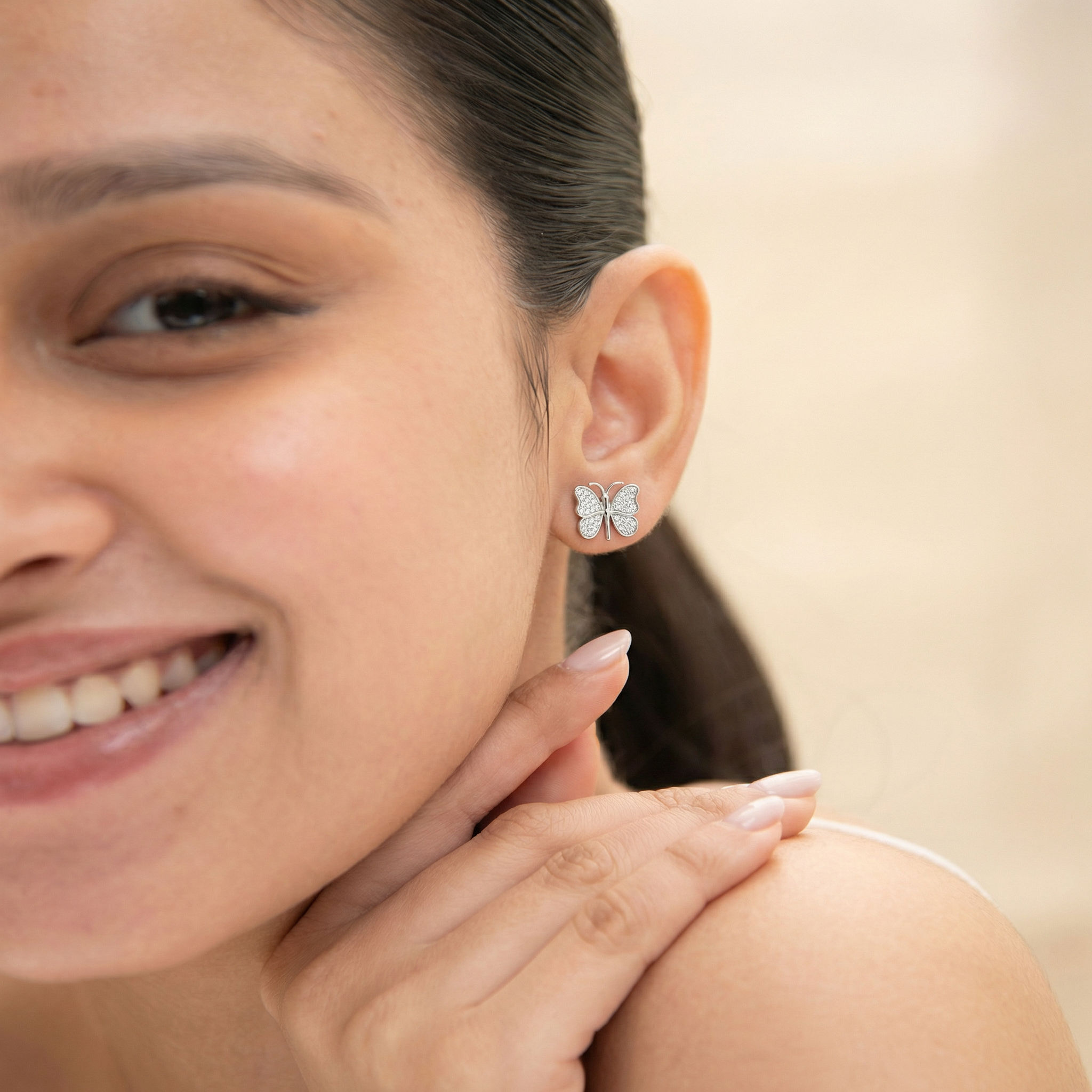 Flutter Studs Earrings hover