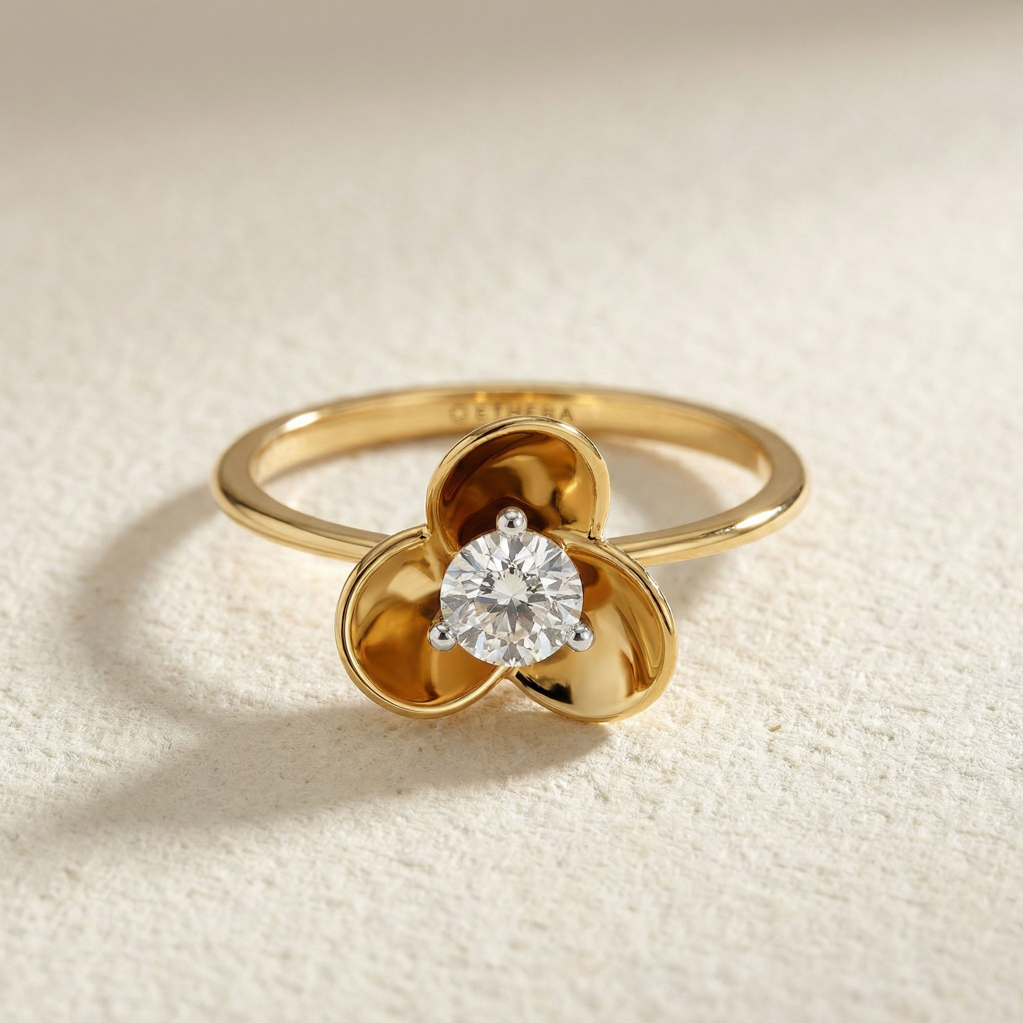 Bloom Kiss Diamond Ring 2