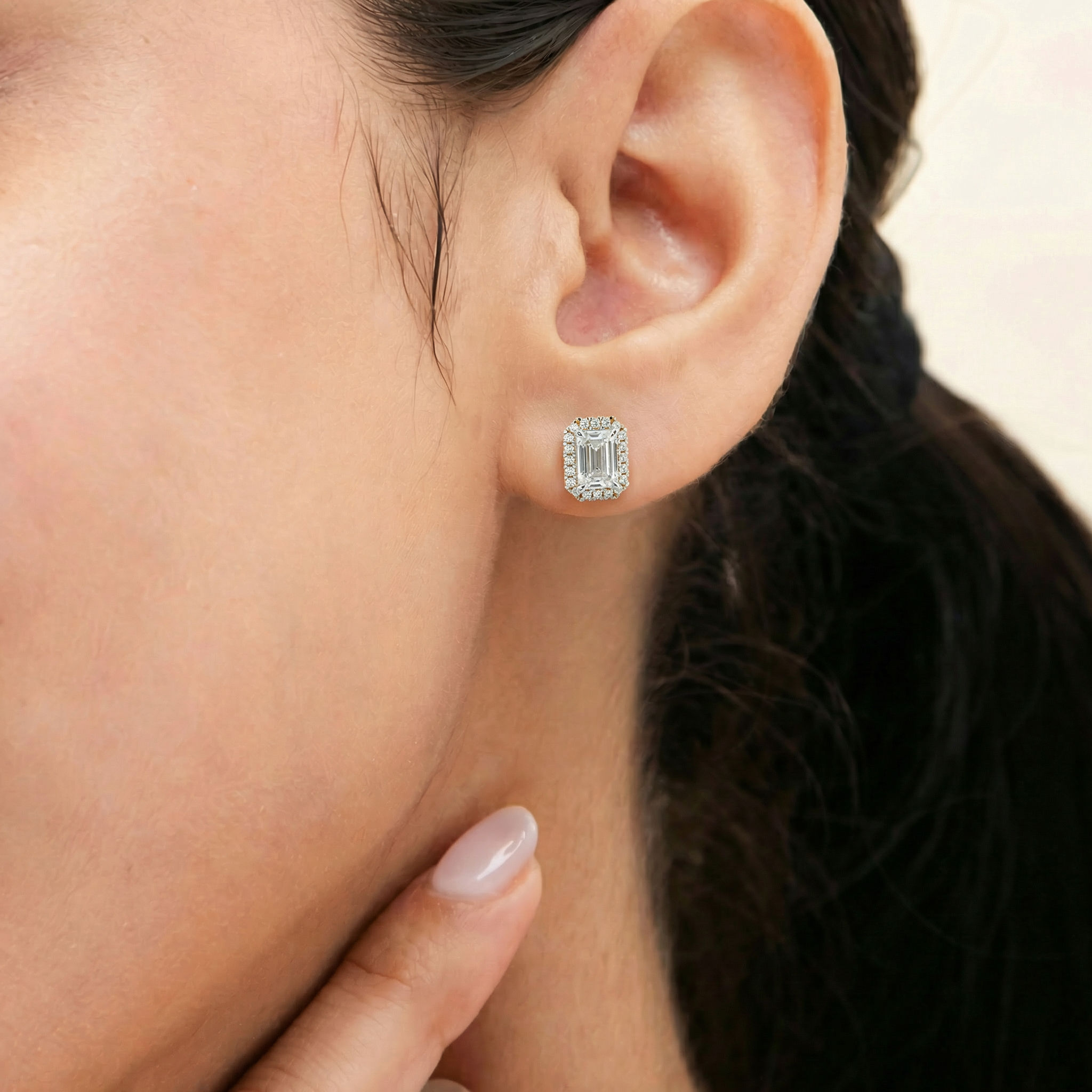 Her Majesty Stud Earrings hover