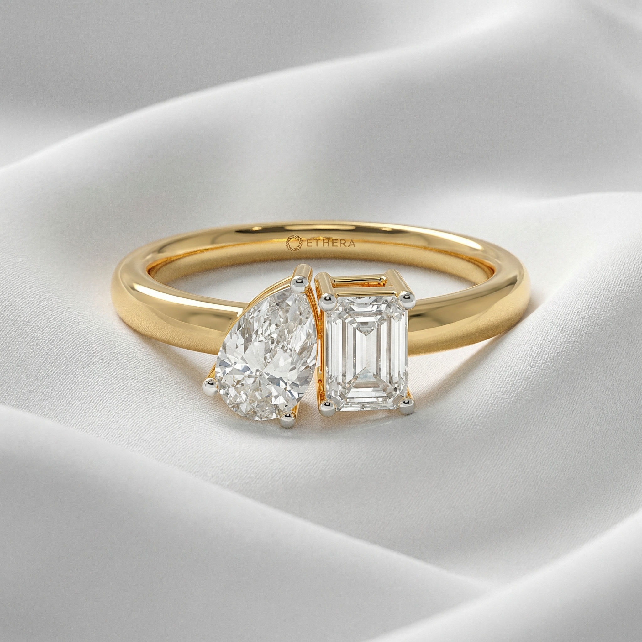 Pearluxe Emerald Toi Et Moi Ring 2