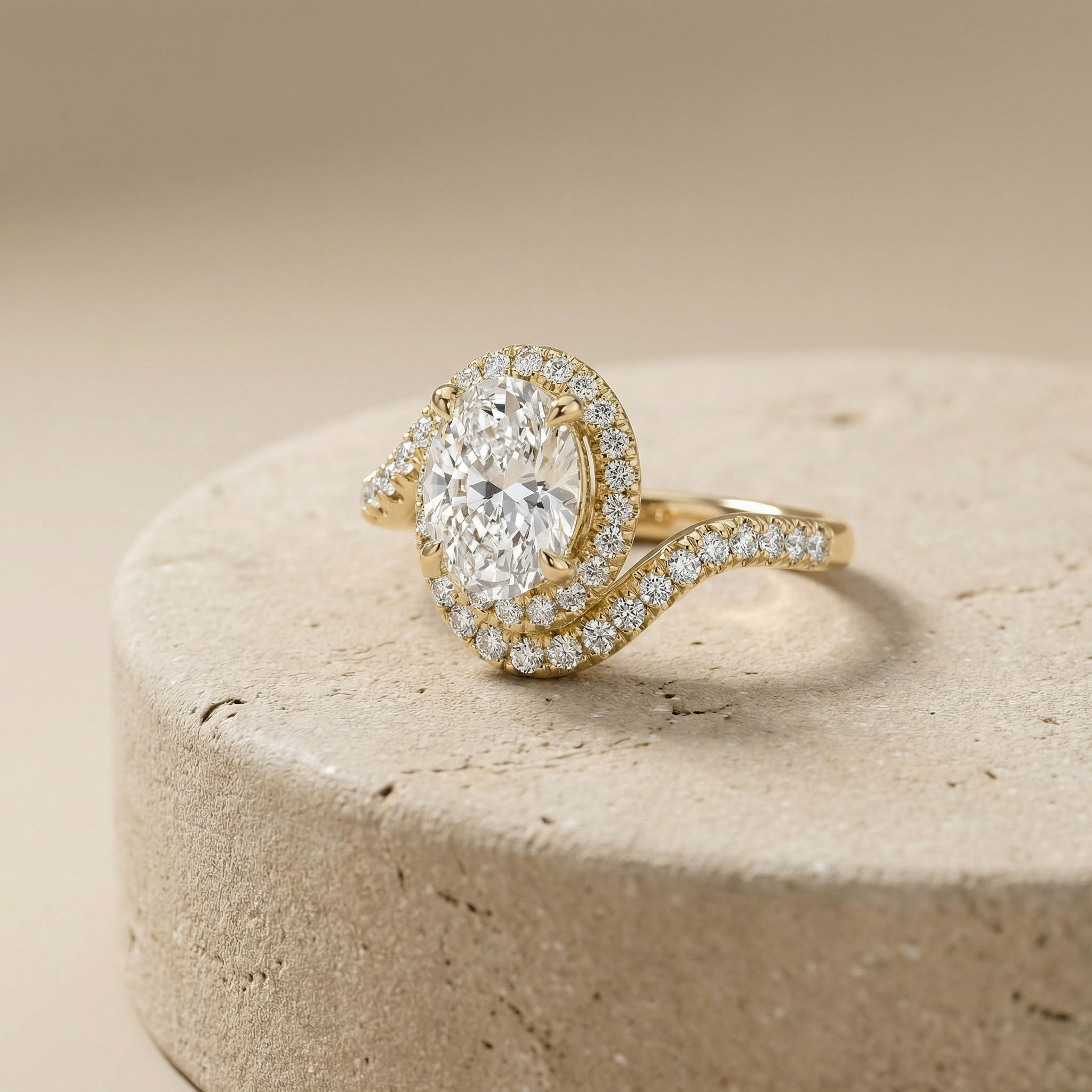 Enchanted Swirl Oval Ring 2