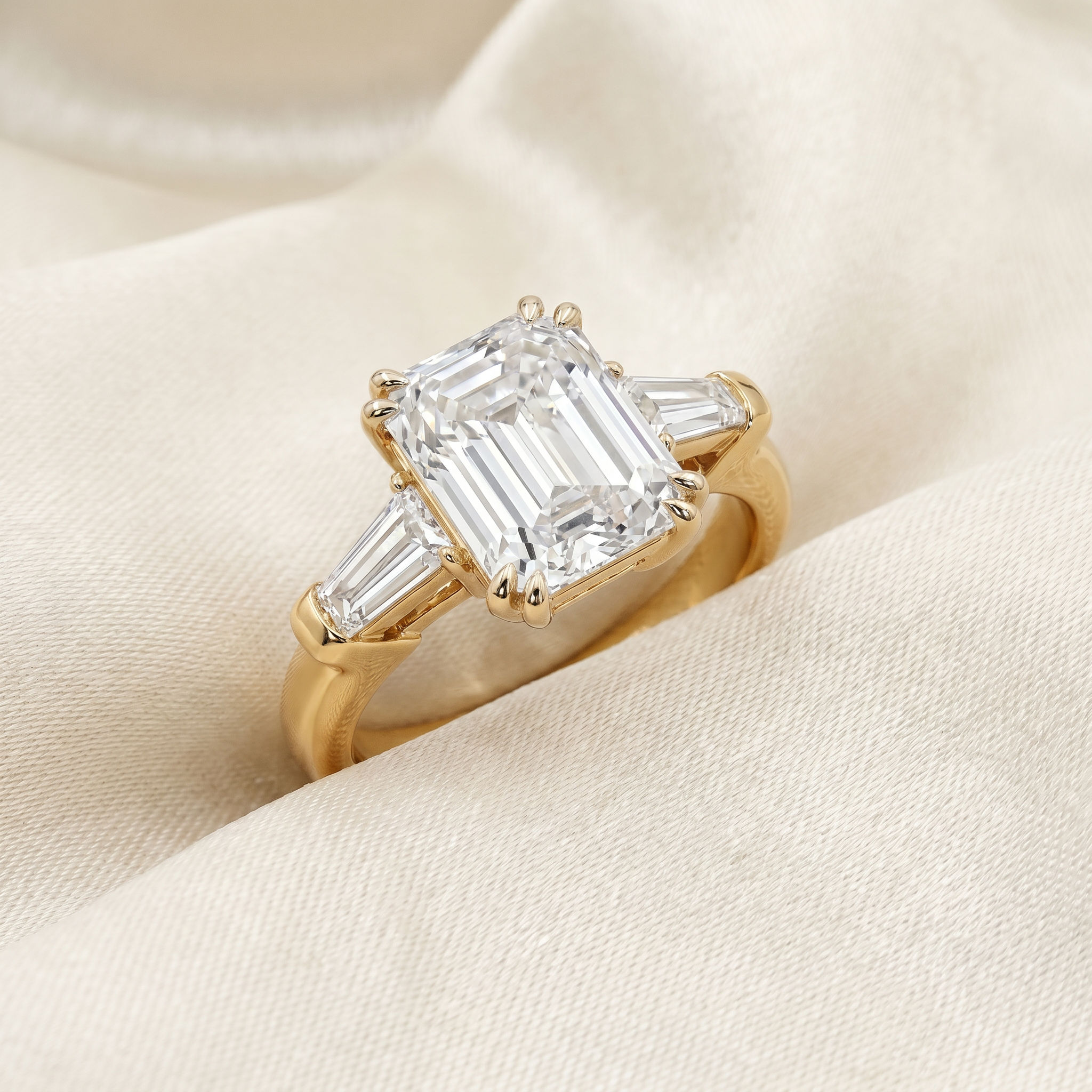 Headliner 3 stone Ring 2