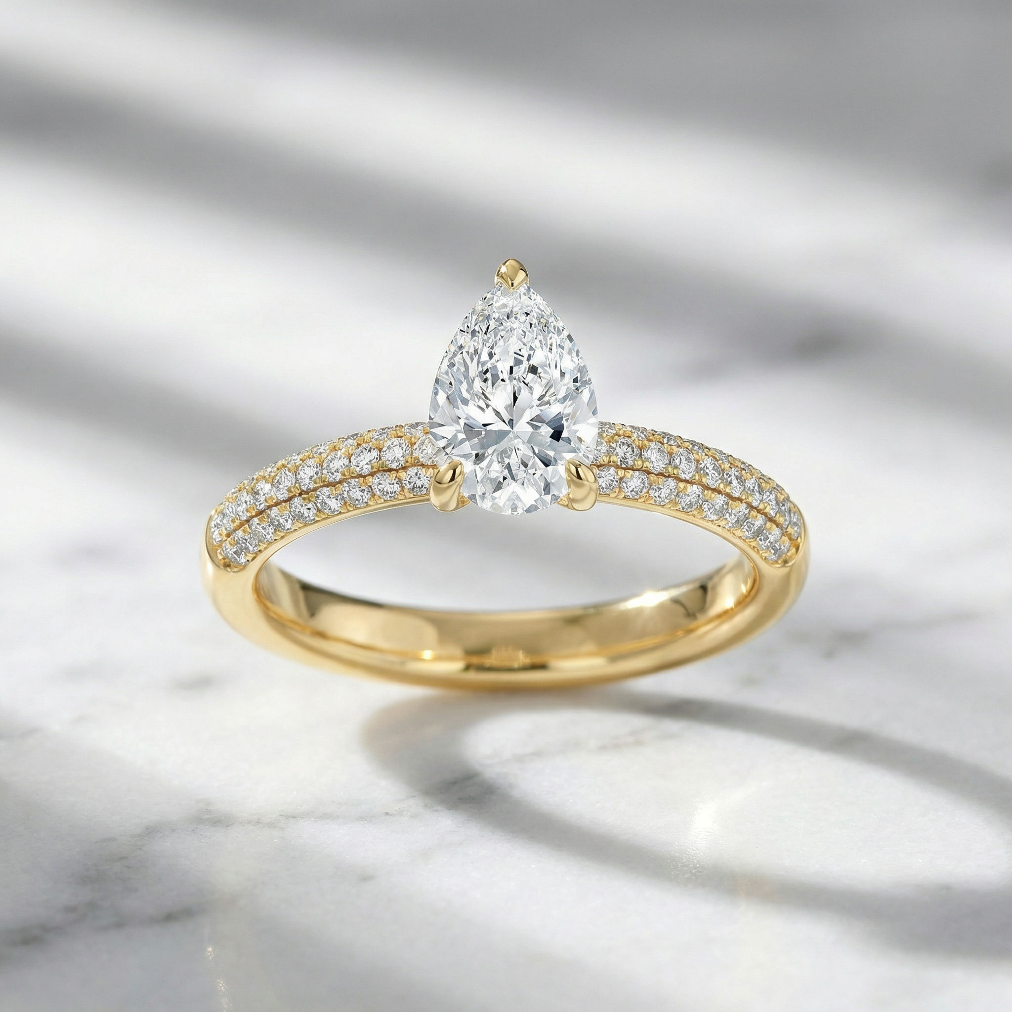 Radiant Round Pavé Ring 2