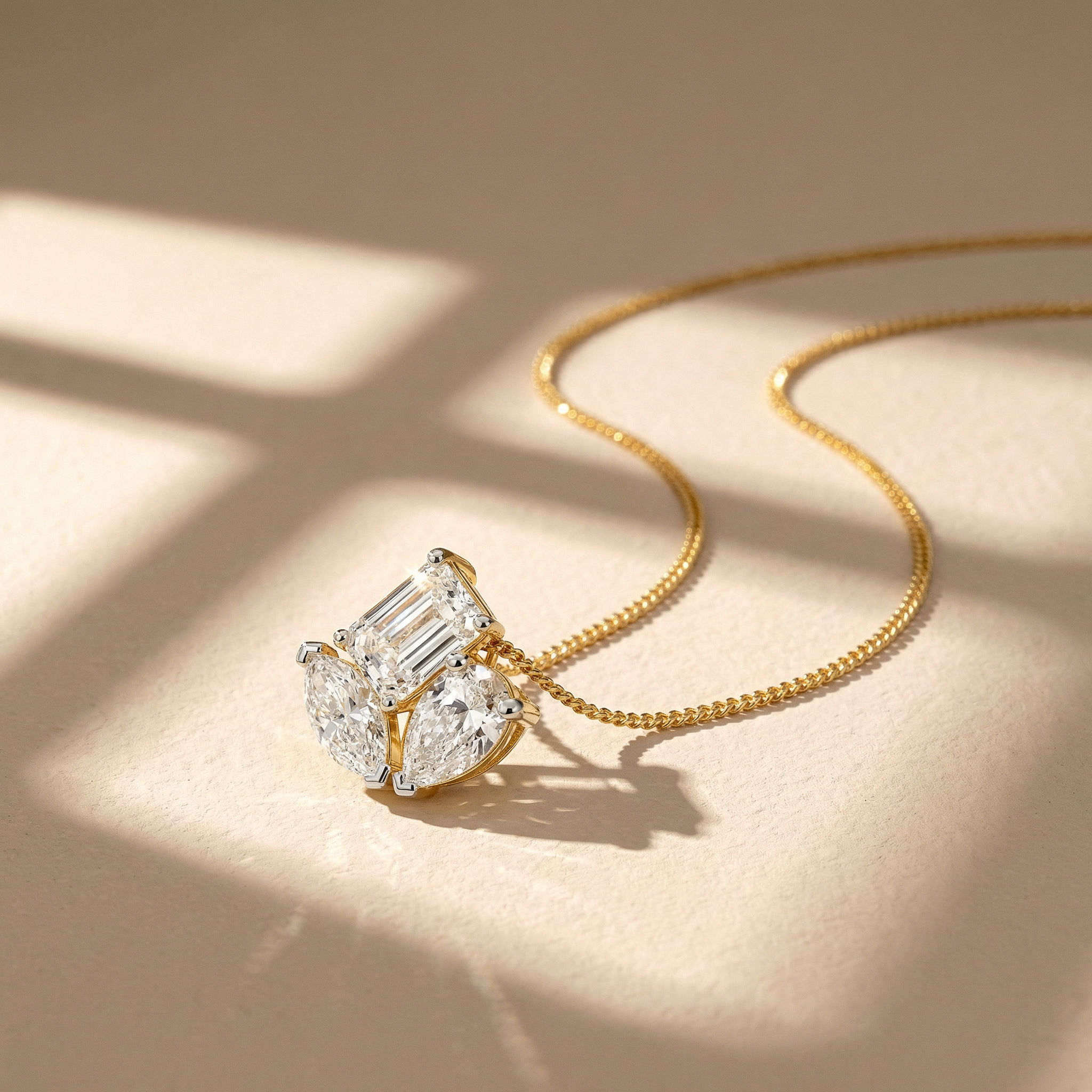 Triaré Pendant 2