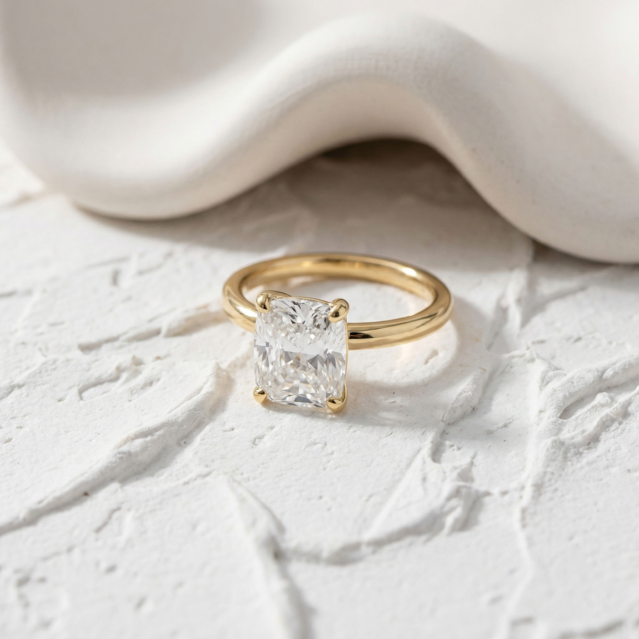 Golden Radiance Solitaire Ring 3