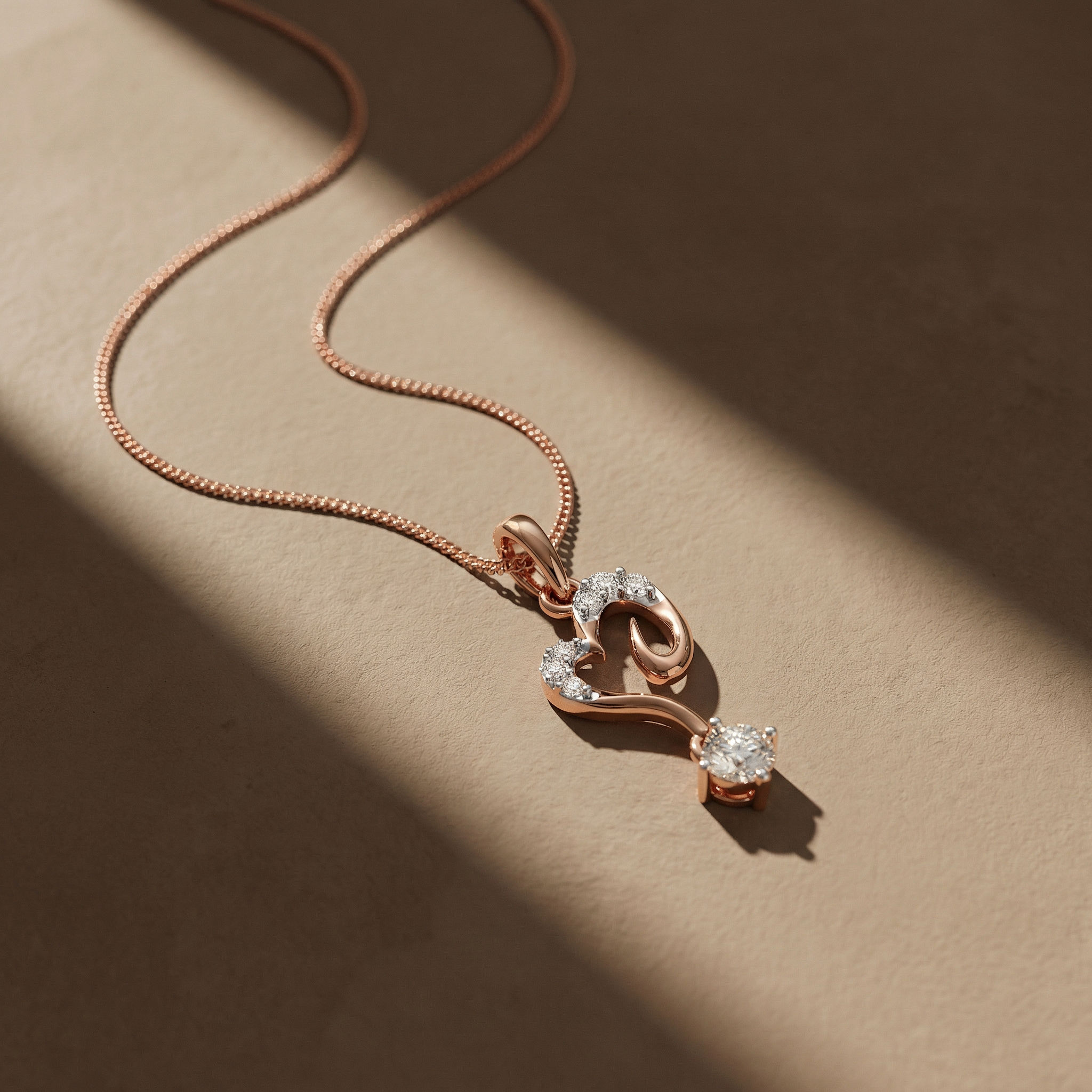 Serene Curve Pendant 2